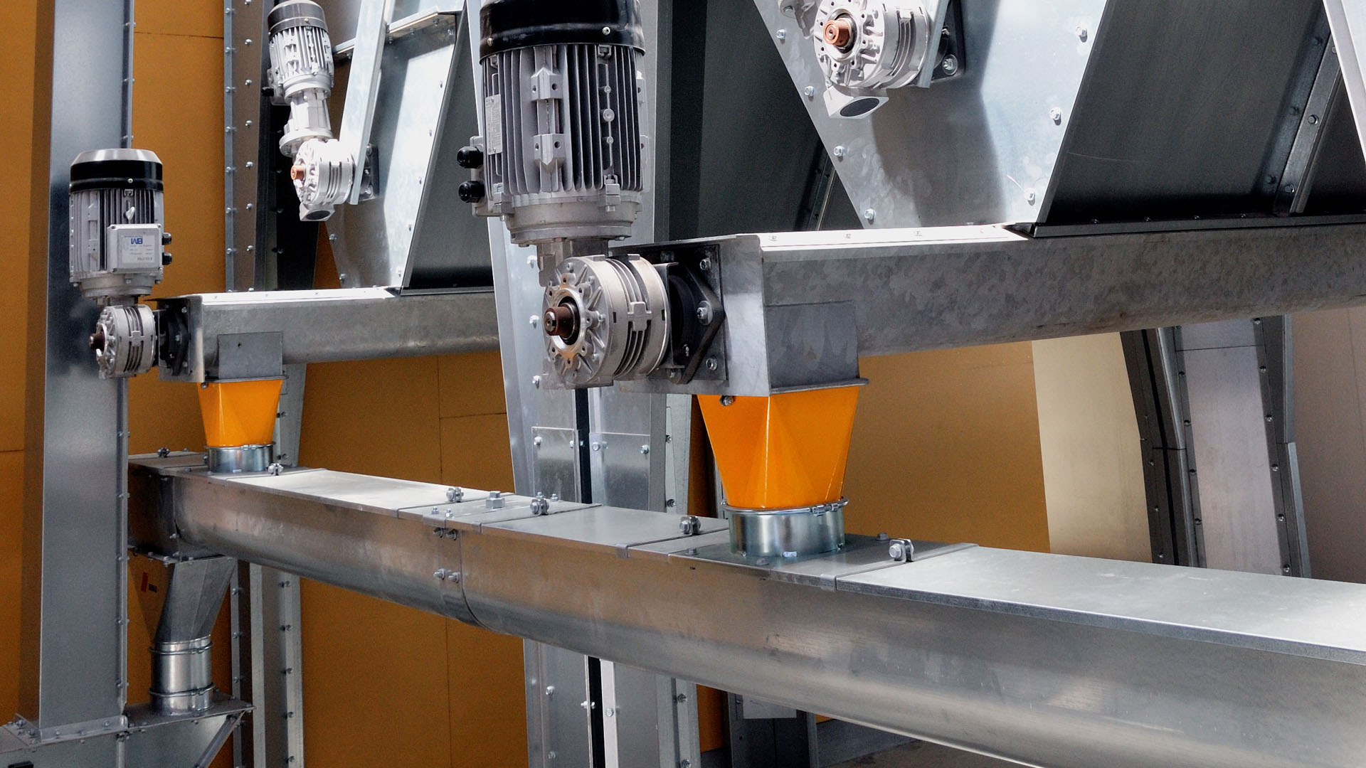 Trough augers | grain conveying | SKIOLD